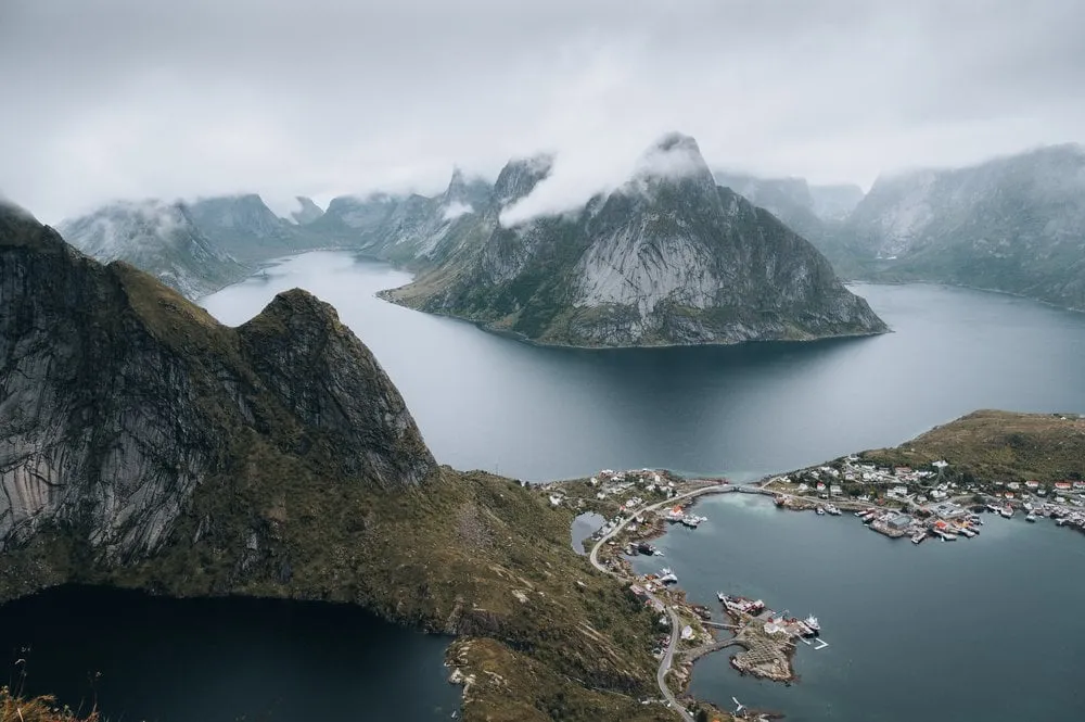 Sakrisøy - Reinebringen. Bild 11