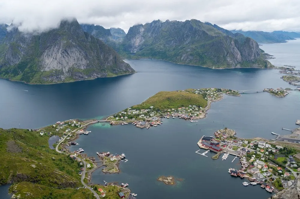 Sakrisøy - Reinebringen. Bild 9