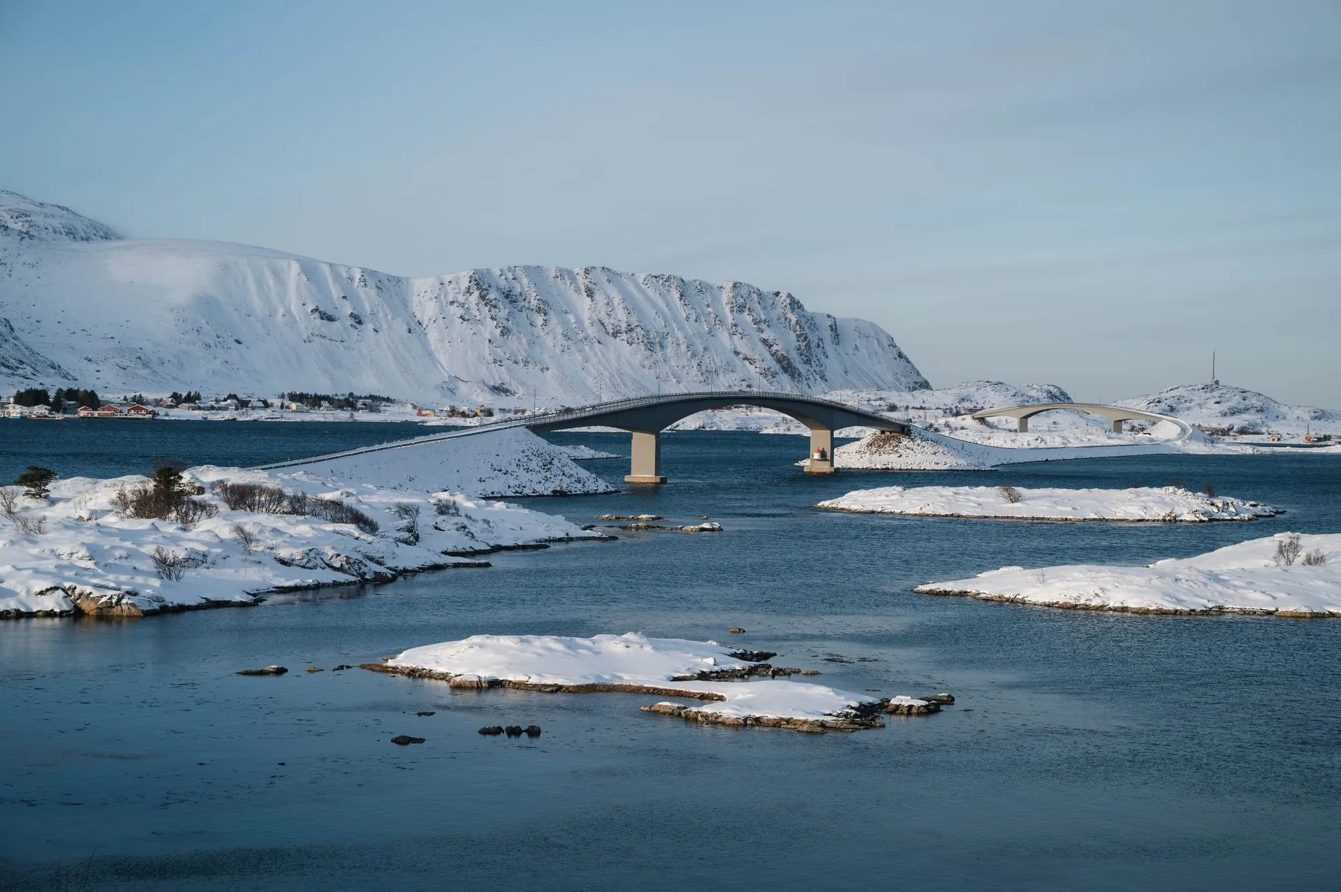 Snowsnakes in the Lofoten